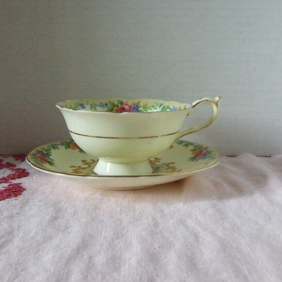 Paragon Minuet teacup and saucer vintage 1940s fine bone china pink blue flowers - Picture 2 of 11